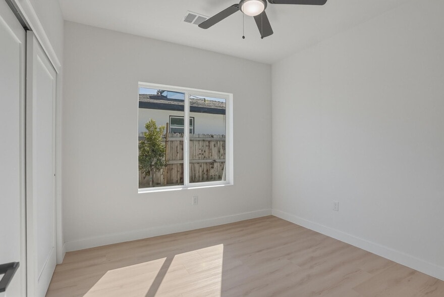 More Photos Of 1646 Clinton St, Delano Multifamily For Sale
