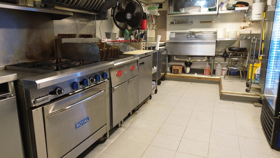 More Photos Of 38869 Morris Point Rd, Abell Restaurant For Sale