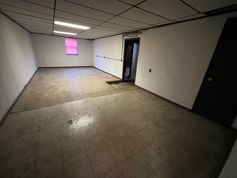 More Photos Of 3 Baker St, Norwalk Warehouse For Sale