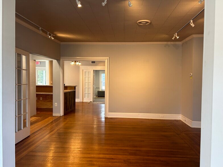 More Photos Of 19 N Main St, Marlboro Office Residential For Lease