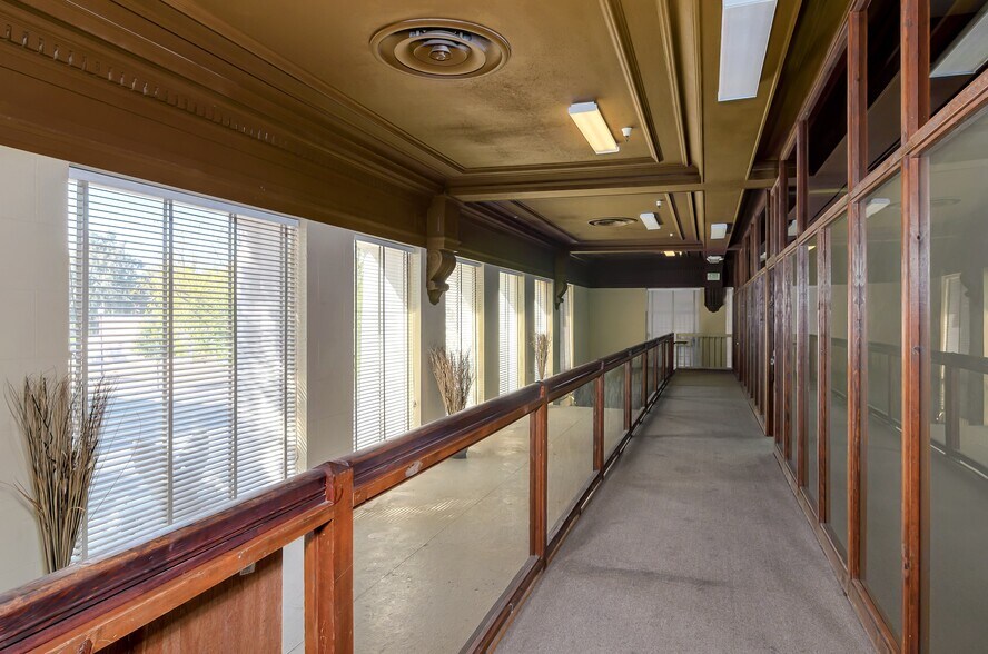 More Photos Of 415 Railroad Ave, Pittsburg Office For Sale