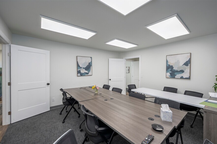 More Photos Of 830 Sharon Ave E, Moses Lake Office For Sale