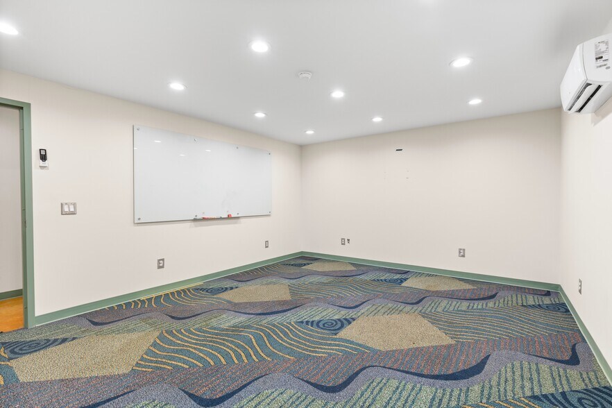 More Photos Of 403 Kraft St, San Antonio Manufacturing For Lease