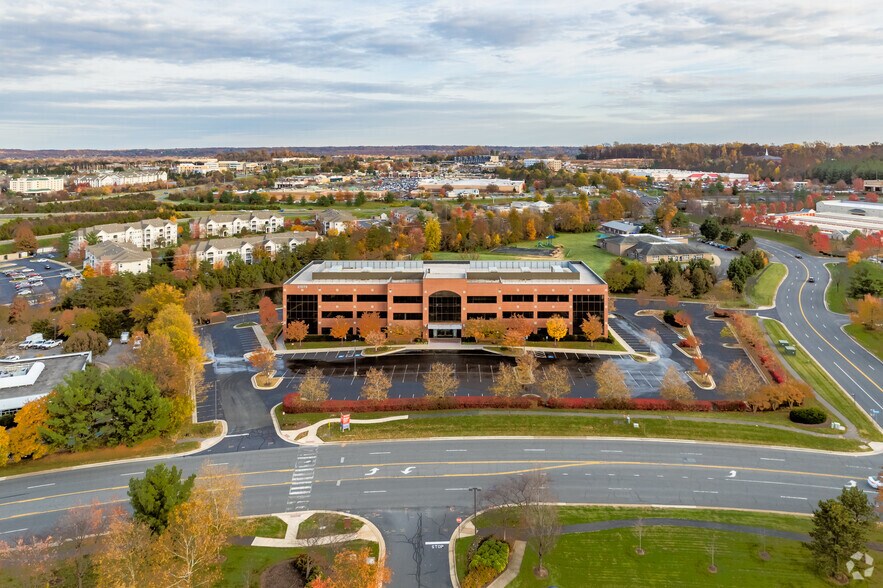 More Photos Of 21575 Ridgetop Cir, Sterling Office For Lease