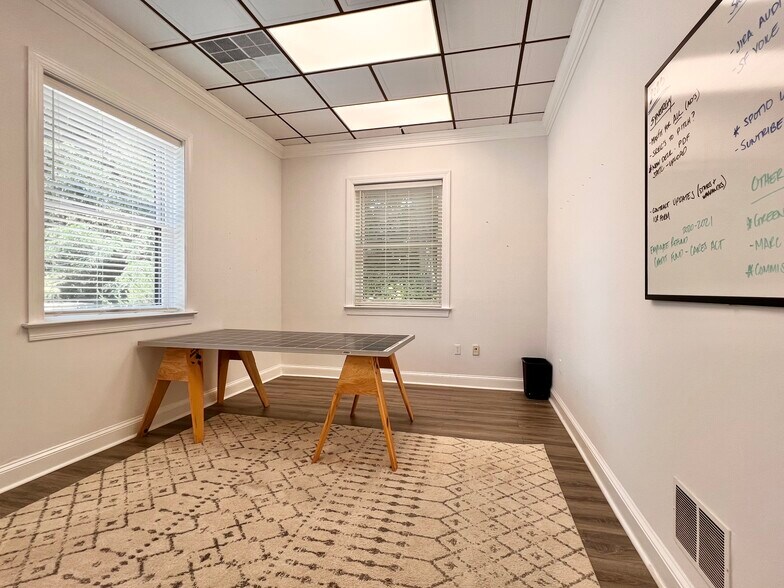 More Photos Of 490 Westfield Rd, Charlottesville Storefront Retail Office For Sale