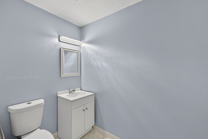 More Photos Of 104-H N Kerr Ave, Wilmington Office For Sale