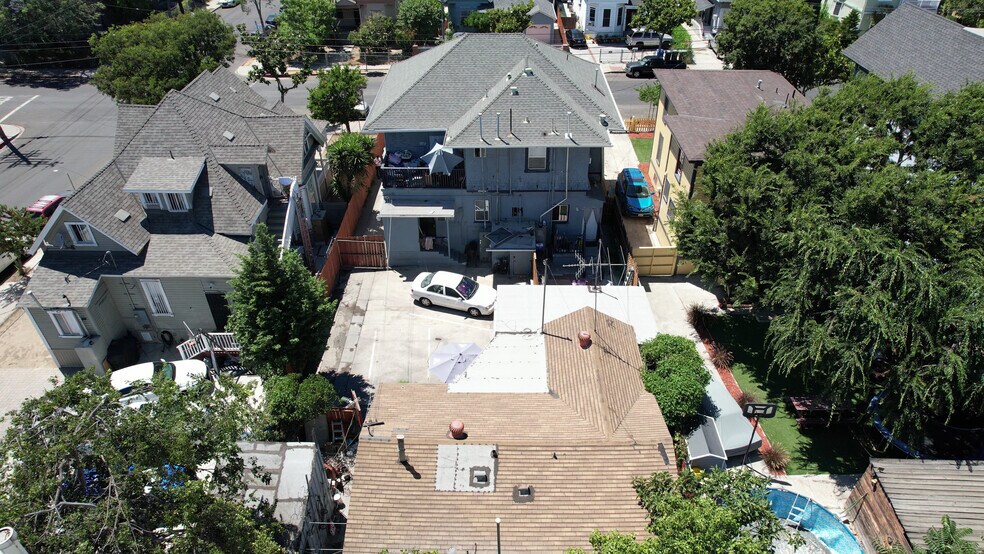 More Photos Of 1978 Bonsallo Ave, Los Angeles Apartments For Sale