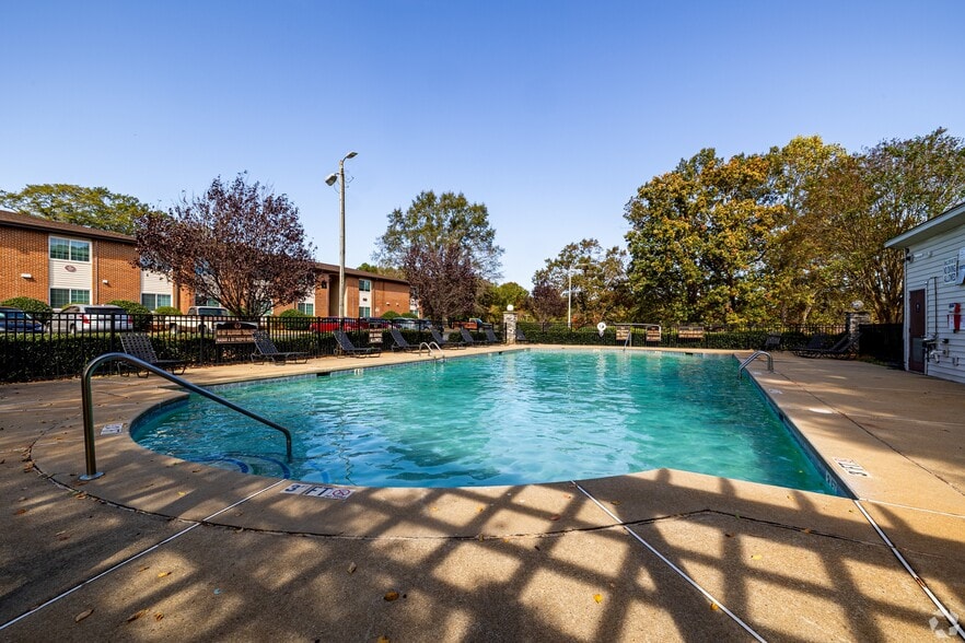 More Photos Of 1 Lakeside Rd, Greenville Apartments For Sale