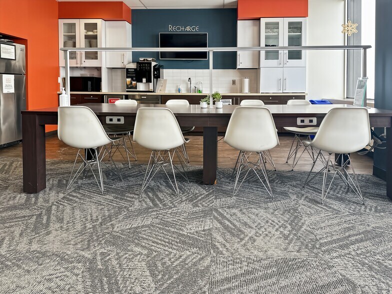 More Photos Of 2 St Clair Ave E, Toronto Coworking Space