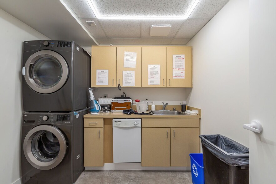 More Photos Of 7301 5th Ave NE, Seattle Office For Sale