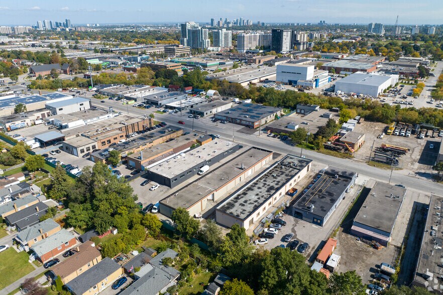 More Photos Of 94 Crockford Blvd, Toronto Warehouse For Lease