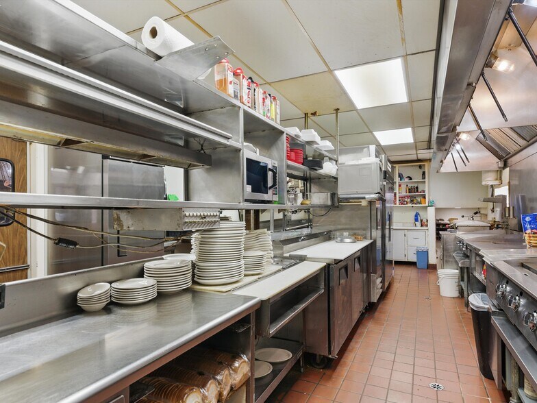 More Photos Of 301 Ellis St, Kewaunee Restaurant For Sale