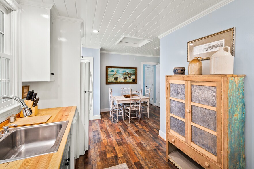 More Photos Of 3500 Sunset Lodge Ct, Charlottesville Hotel For Sale