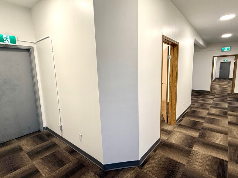 More Photos Of 8 Van Der Horn Way, Red Deer County Truck Terminal For Sale