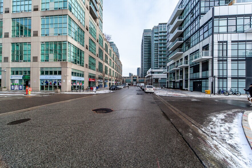 More Photos Of 250-300 Manitoba St, Toronto Apartments For Sale