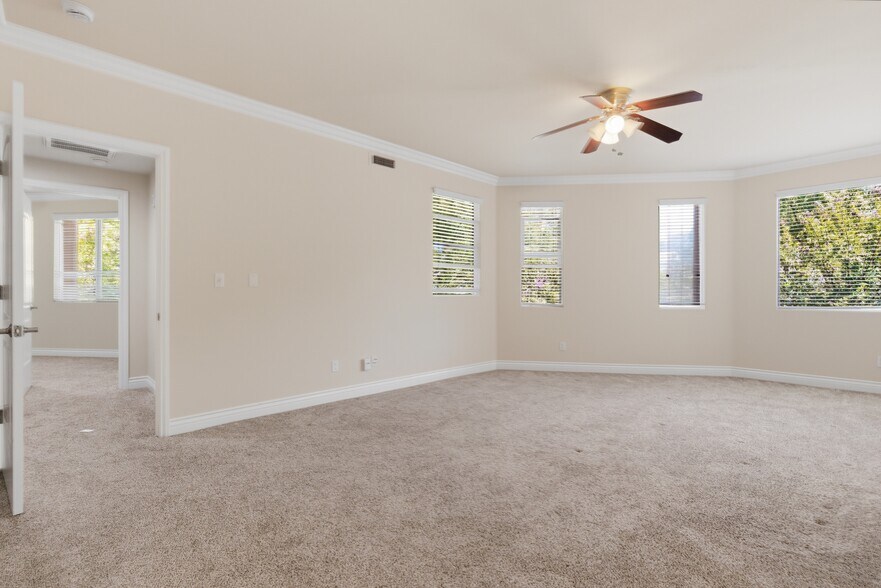 More Photos Of 1101 East Ave, Burbank Apartments For Sale