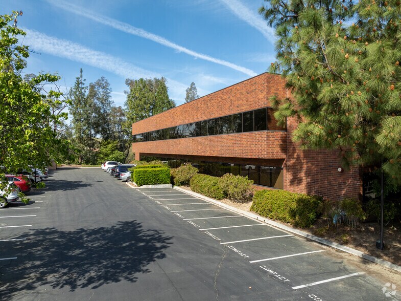 More Photos Of 27201 Tourney Rd, Valencia Medical For Lease