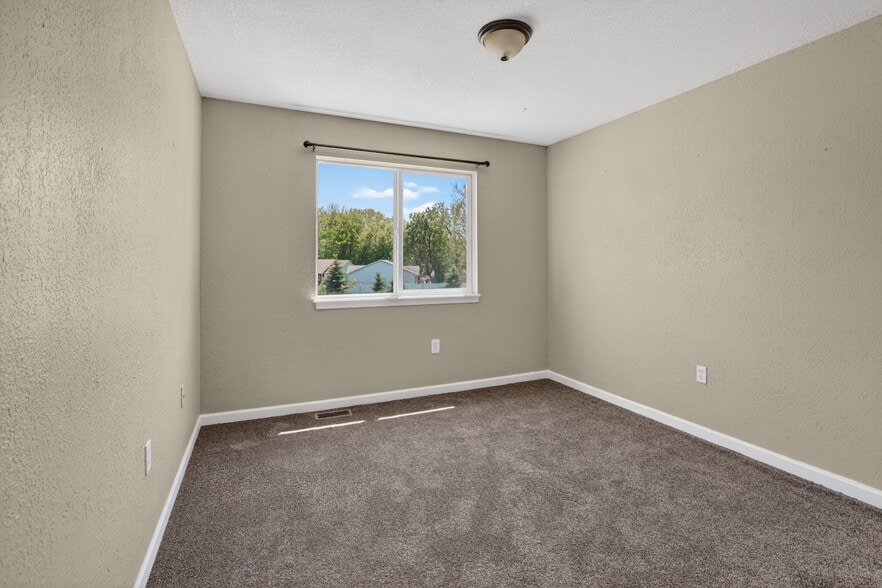 More Photos Of 9295 Cedar Creek Ct, Swartz Creek Apartments For Sale