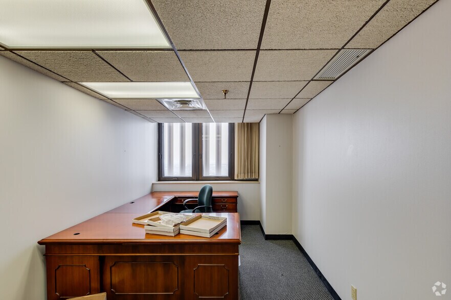 Photo of 56th Floor Ste 60-5600