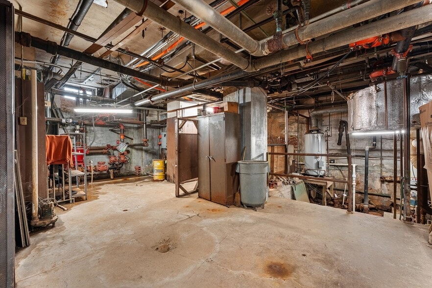 More Photos Of 610 Marshall St, Shreveport Office For Sale
