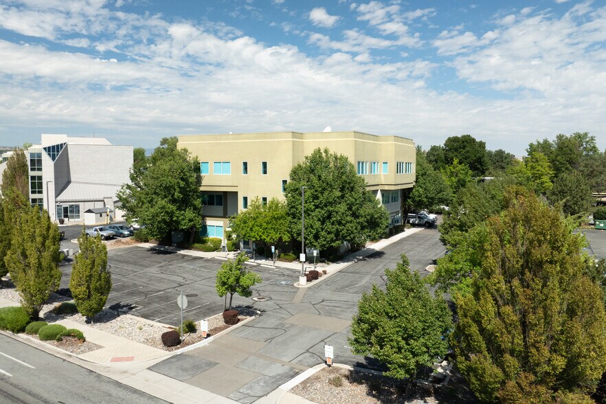 More Photos Of 6225 Neil Rd, Reno Office For Lease