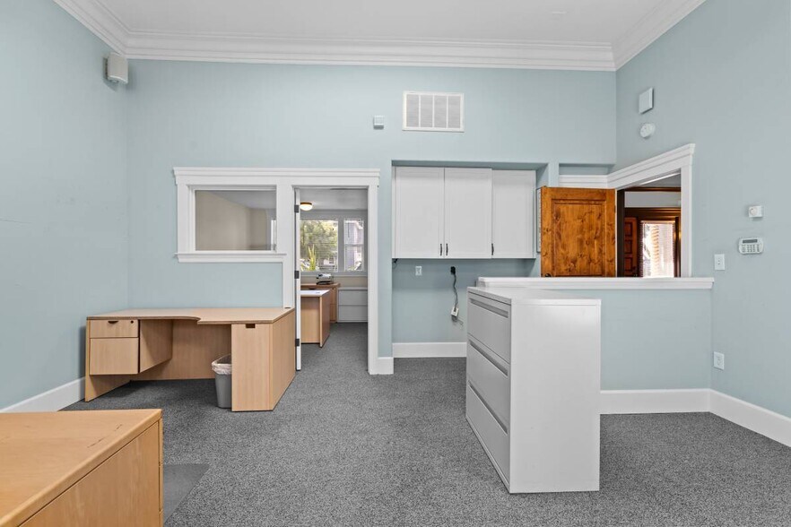 More Photos Of 5666 Telegraph Ave, Oakland Office For Sale
