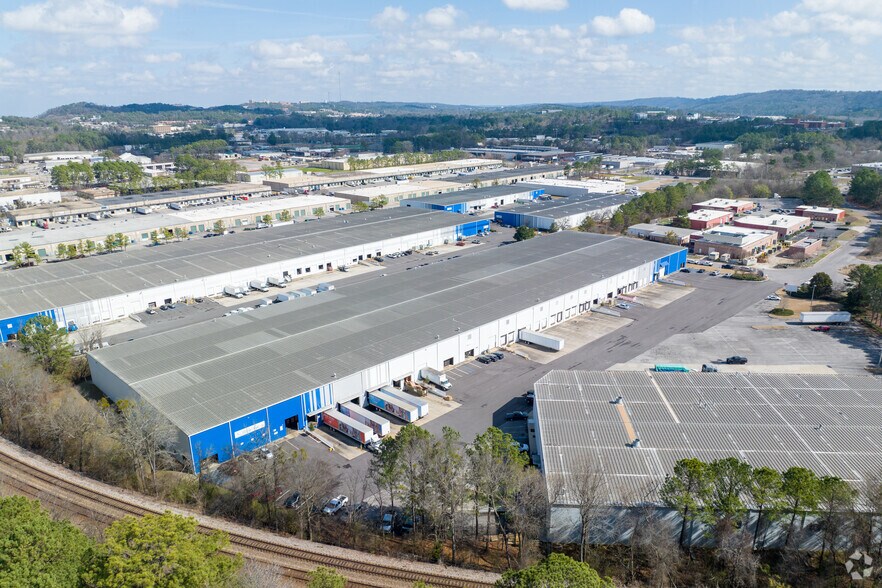 More Photos Of 280 Oxmoor Ct, Birmingham Distribution For Lease