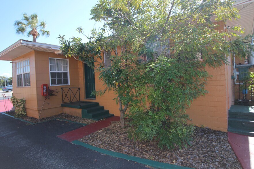 More Photos Of 7330 4th St N, Saint Petersburg Hotel For Sale