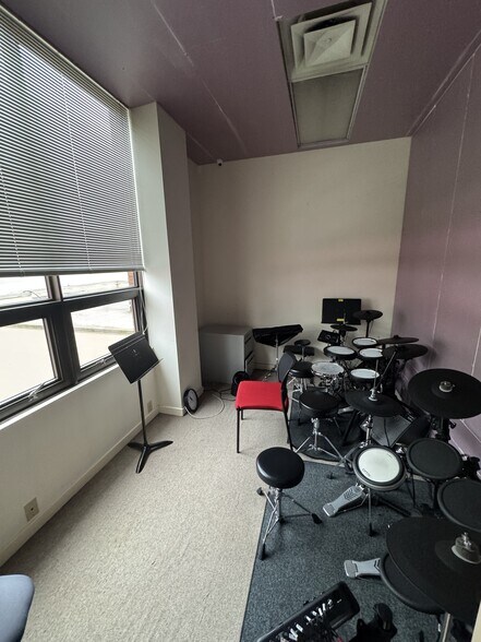 More Photos Of 4140 No 3 Rd, Richmond Storefront For Lease