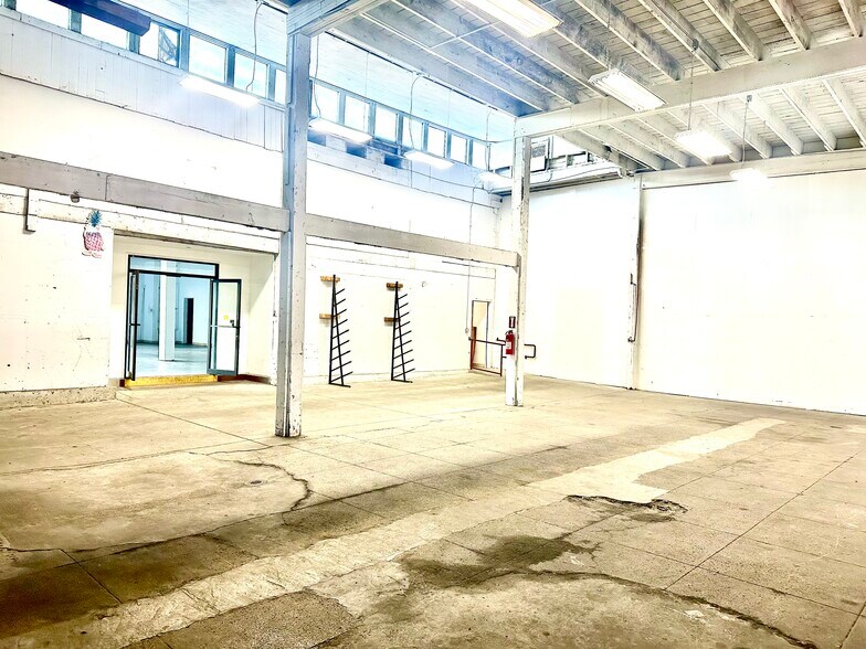 More Photos Of 400 Franklin St, Oakland Warehouse For Lease