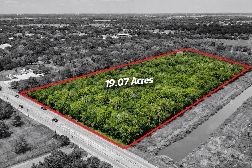 More Photos Of 0 Hwy 35 - CR 133 - 19.07ac, Alvin Land For Sale