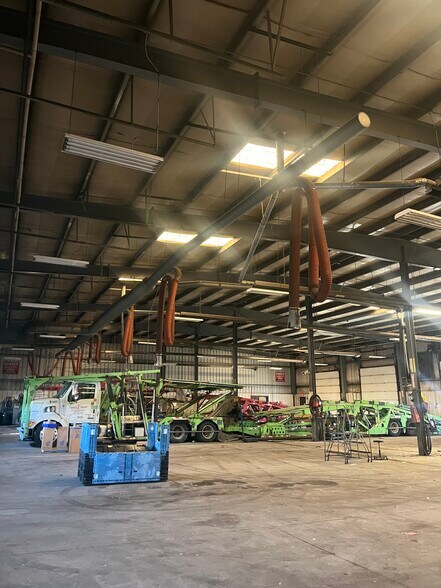 More Photos Of 75 Ransier Dr, Buffalo Truck Terminal For Sale