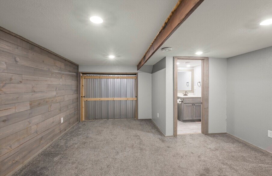 More Photos Of 90917 240th St, Austin Light Distribution For Sale