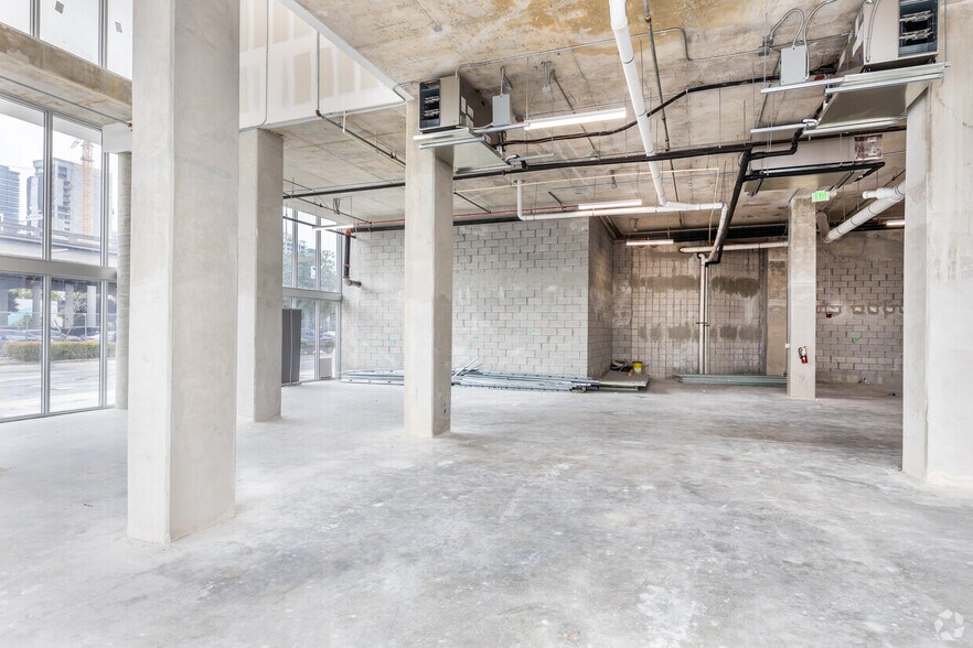 More Photos Of 420 SW 7th St, Miami Office For Lease