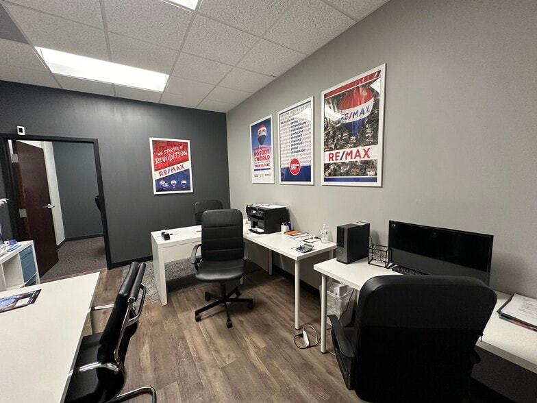 More Photos Of 2295 S Hiawassee Rd, Orlando Office For Lease