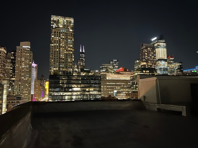 More Photos Of 540 N LaSalle St, Chicago Loft Creative Space For Lease