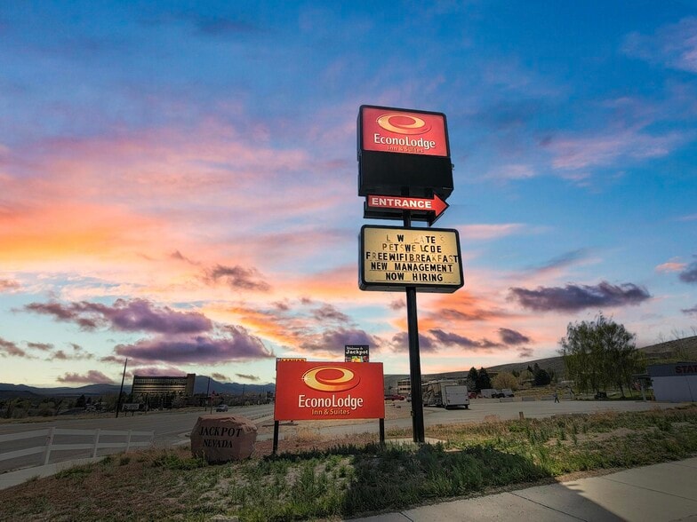 More Photos Of 1800 Poker St, Jackpot Hotel For Sale