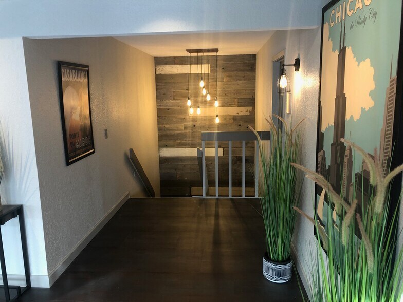 More Photos Of 5702 Elaine Dr, Rockford Unknown For Lease