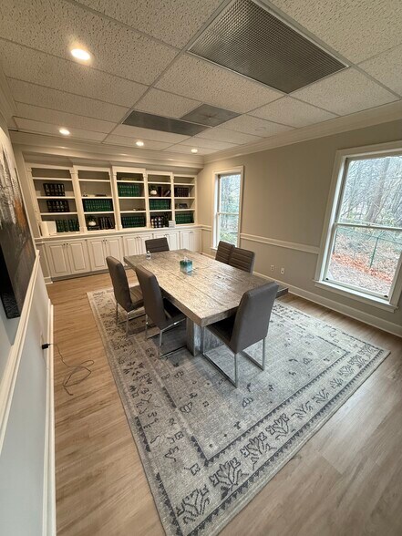 More Photos Of 6111 Peachtree Dunwoody Rd NE, Atlanta Office Residential For Sale