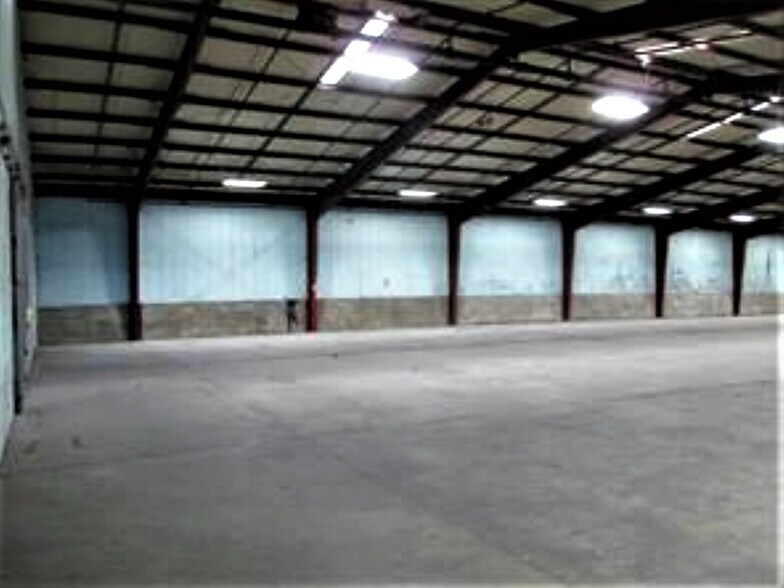 More Photos Of 2605 N State Highway 91, Denison Warehouse For Lease