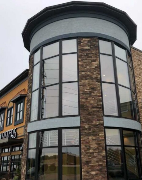 More Photos Of 958 Liberty Dr, Verona General Retail For Lease