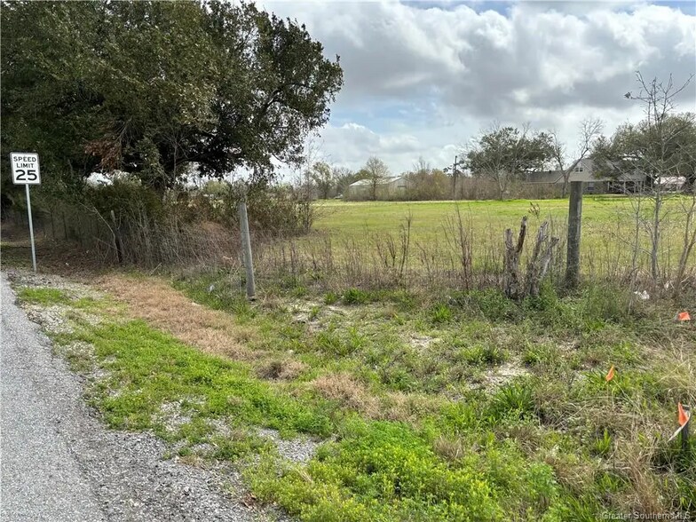 More Photos Of 1 Ramoin Street St, Sulphur Land For Sale