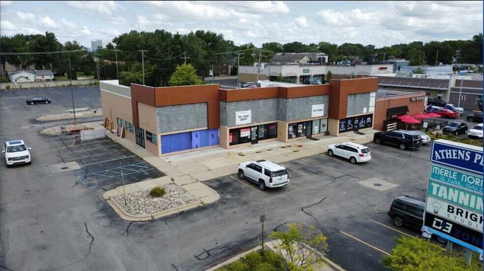 More Photos Of 154-186 W Maple Rd, Troy Unknown For Lease