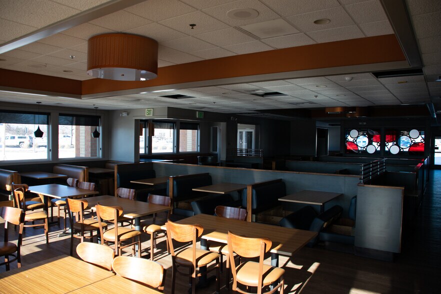 More Photos Of 12792 Riverdale Blvd NW, Coon Rapids Restaurant For Lease