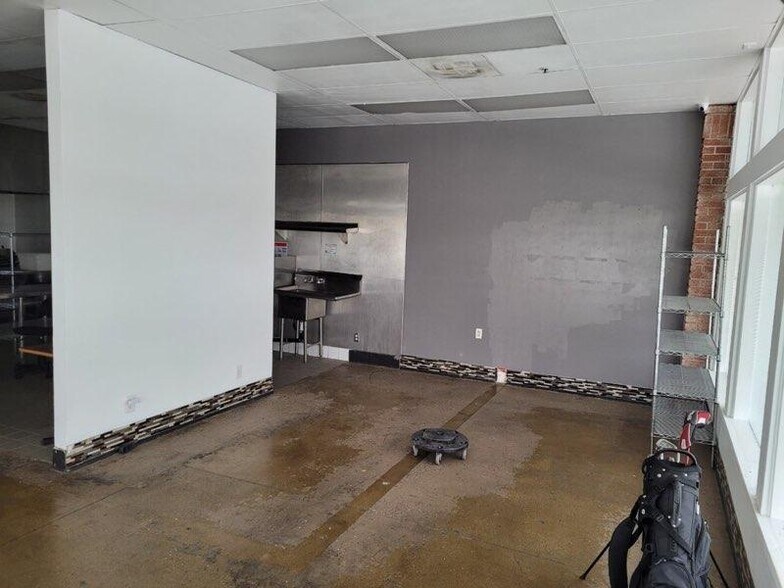 More Photos Of 3400-3500 Los Coyotes Diag, Long Beach General Retail For Lease