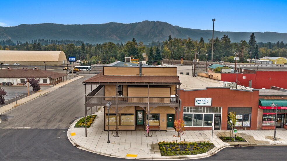 More Photos Of 220 E 1st St, Cle Elum General Retail For Sale