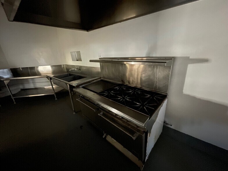 More Photos Of 7216 Valmont St, Tujunga Lodge Meeting Hall For Sale