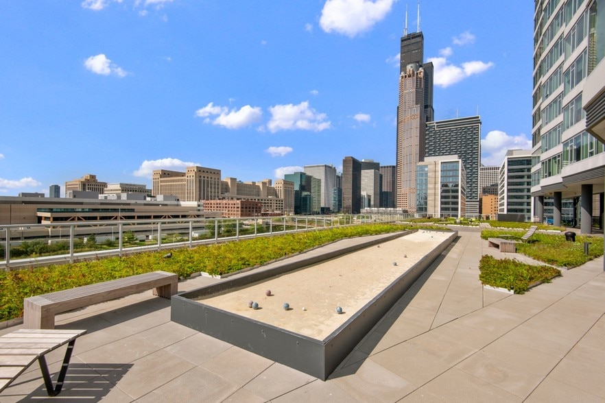 More Photos Of 720 S Wells St, Chicago Multifamily For Sale