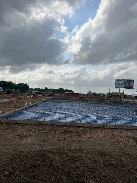 More Photos Of 19300 Morris Ave, Manvel Storefront Retail Office For Lease