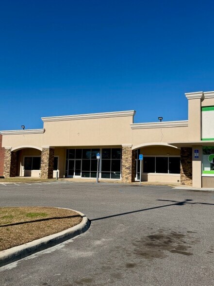 More Photos Of 564-578 W Main St, Dothan Freestanding For Lease